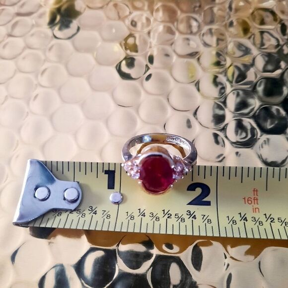 VINTAGE Crystal and Goldtone Ring  FEMININE - Picture 6 of 7